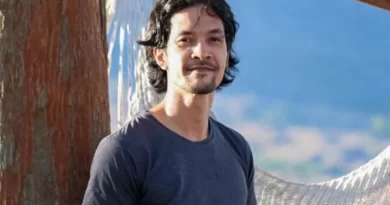 Edward Akbar di Labrak Ibunya Kimberly Ryder