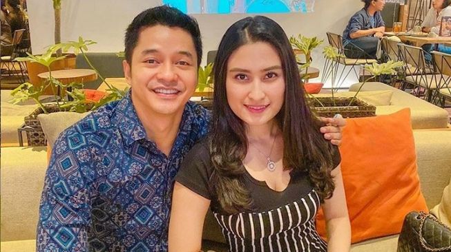 Istri Aldy Fairuz Belanja dan Masak demi buka Warung Makan