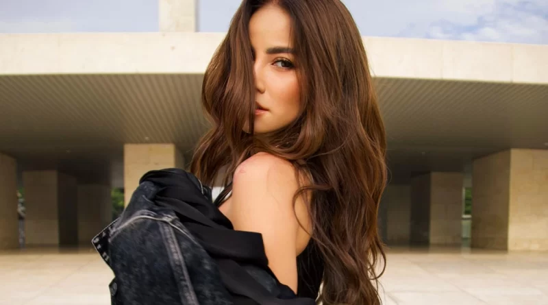Gaya Pacaran Olla Ramlan Hidupi Brondong Beda Usia 17 Tahun