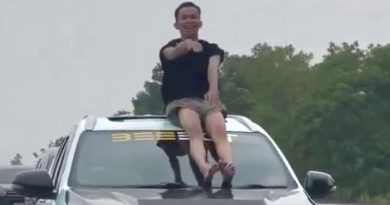 Pria ini Joget Diatas Mobil Pajero Malah Kena Tilang Rp 750 Riibu