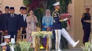 Dikritik Netizen, Puan Maharani Main HP di HUT RI ke-80