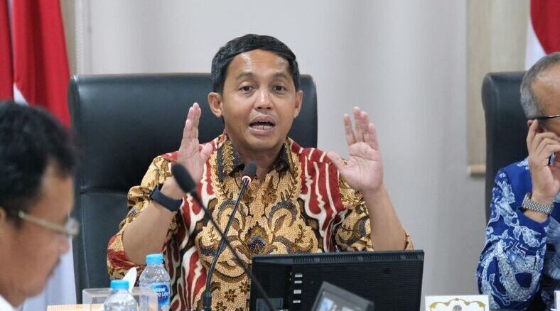 Menteri Kehutanan Bilang tak kenal Aziz Wellang, Padahal main Mahjong Bareng