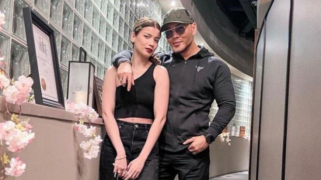 Gosip cerainya viral, Deddy Corbuzier langsung post momen mesra