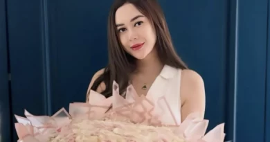 Gempar Artis Aura Kasih di Gosipkan Kedekatannya dengan Ridwan Kamil