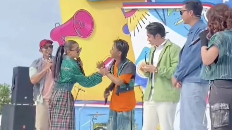 Ghea Youbi kena Semprot Netizen, Menepis Tangan Fajar ketika Bersalaman