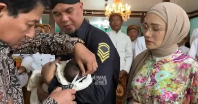 Mulan dan Ahmad Dhani Adopsi Anak Perempuan yang Dinamai Siti Aminah