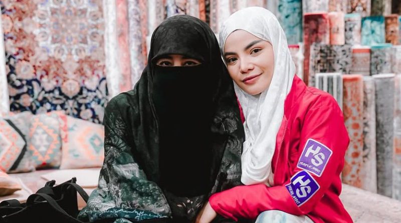 Viral Dinar Candy Imej Seksi kini Diangkat Jadi Ketua Pengajian Umi Pipik