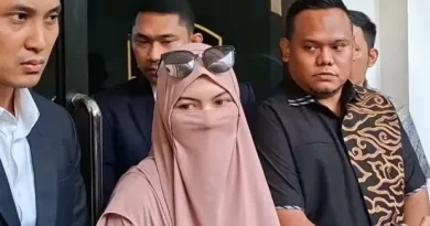 Wardatina meragukan Klaim Inara Rusli sudah dikenal kepada keluarga Insanul Fahmi