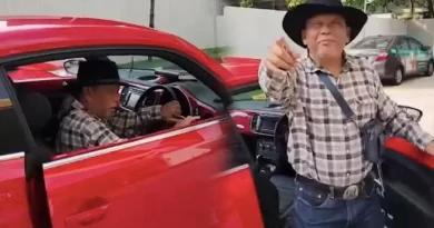 Eggi Sudjana Tipu Publik yang awalnya Menggunakan Kursi Roda, Sekarang Setir Mobil