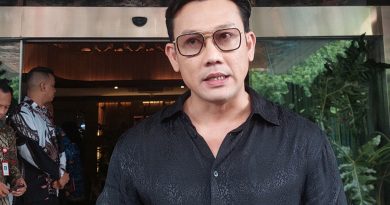 Gempar Denny Sumargo diGosipkan Punya Simpanan Atau Ani Ani di Bali