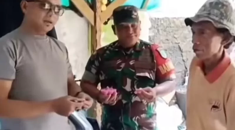 Pedagang Es Gabus Mengaku Dihina Anggota Polri TNI Menuduh Berbahan Spons