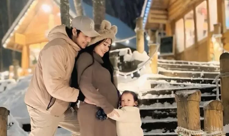 Penyanyi Via Vallen Mengandung Anak Kedua Diumumkan Saat Liburan ke Jepang