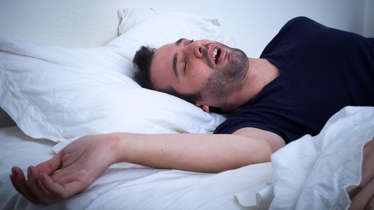 Studi Mengatakan Tidur Terlalu Lama Saat Hari Libur Bisa Berisiko Gangguan Mental