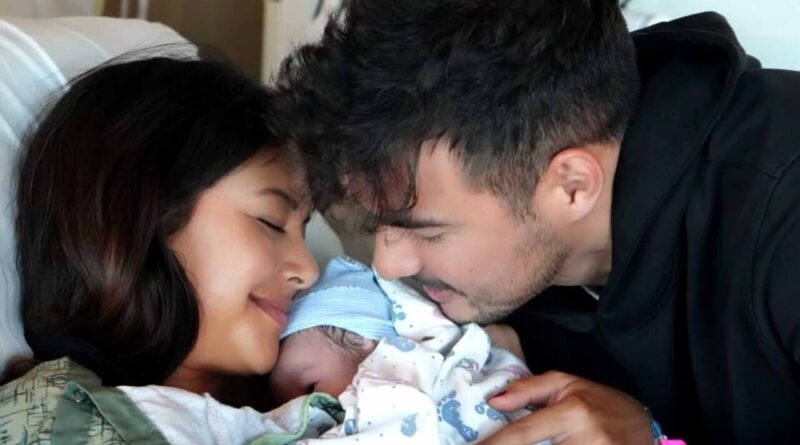 Akhirnya Aurelie Moeremans Resmi Jadi Ibu, Lahirannya Anak Pertama di Amerika Akhirnya Aurelie Moeremans Resmi Jadi Ibu, Lahirannya Anak Pertama di Amerika