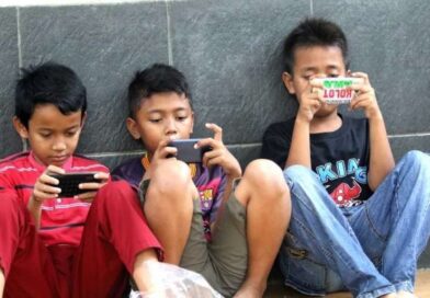 Meutya Hafid Resmikan Akun Medsos Anak Dibawah 16 Tahun Akan Dinonaktifkan Meutya Hafid Resmikan Akun Medsos Anak Dibawah 16 Tahun Akan Dinonaktifkan